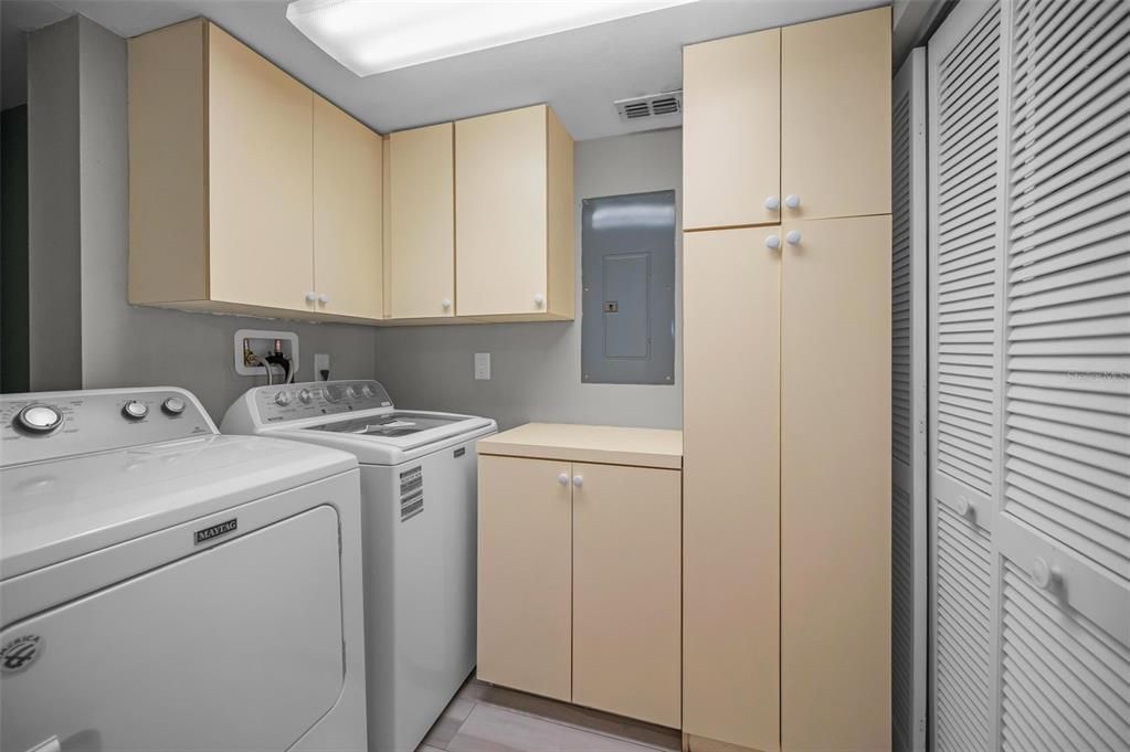 待售: $1,175,000 (2 贝兹, 2 浴室, 1840 平方英尺)