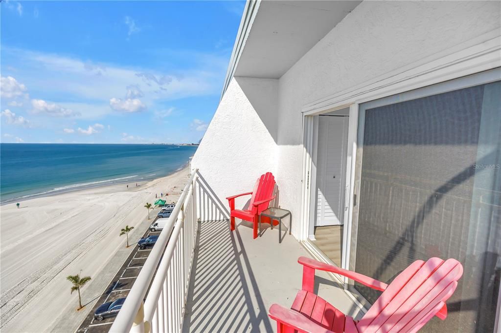 For Sale: $899,000 (3 beds, 2 baths, 1180 Square Feet)