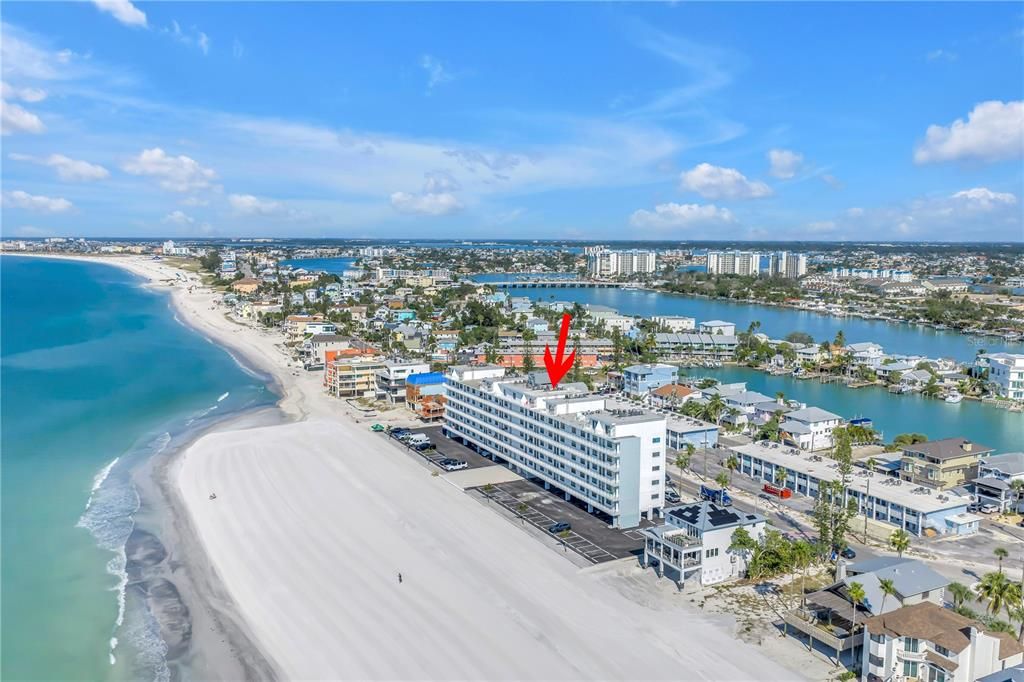 For Sale: $899,000 (3 beds, 2 baths, 1180 Square Feet)