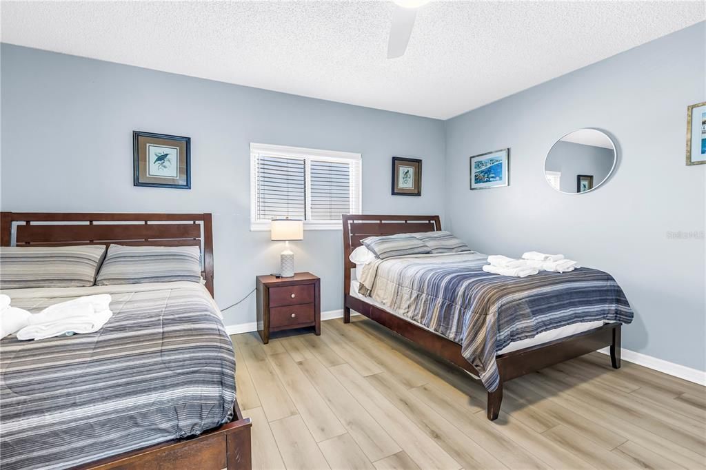 For Sale: $899,000 (3 beds, 2 baths, 1180 Square Feet)