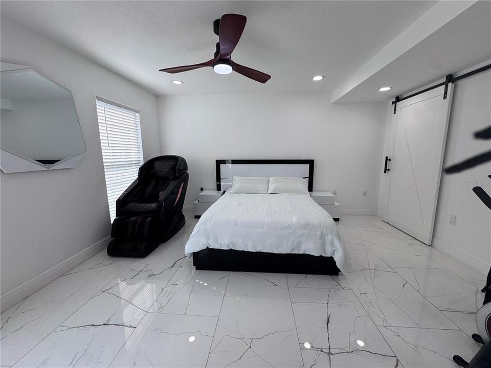 待售: $490,000 (5 贝兹, 3 浴室, 2164 平方英尺)