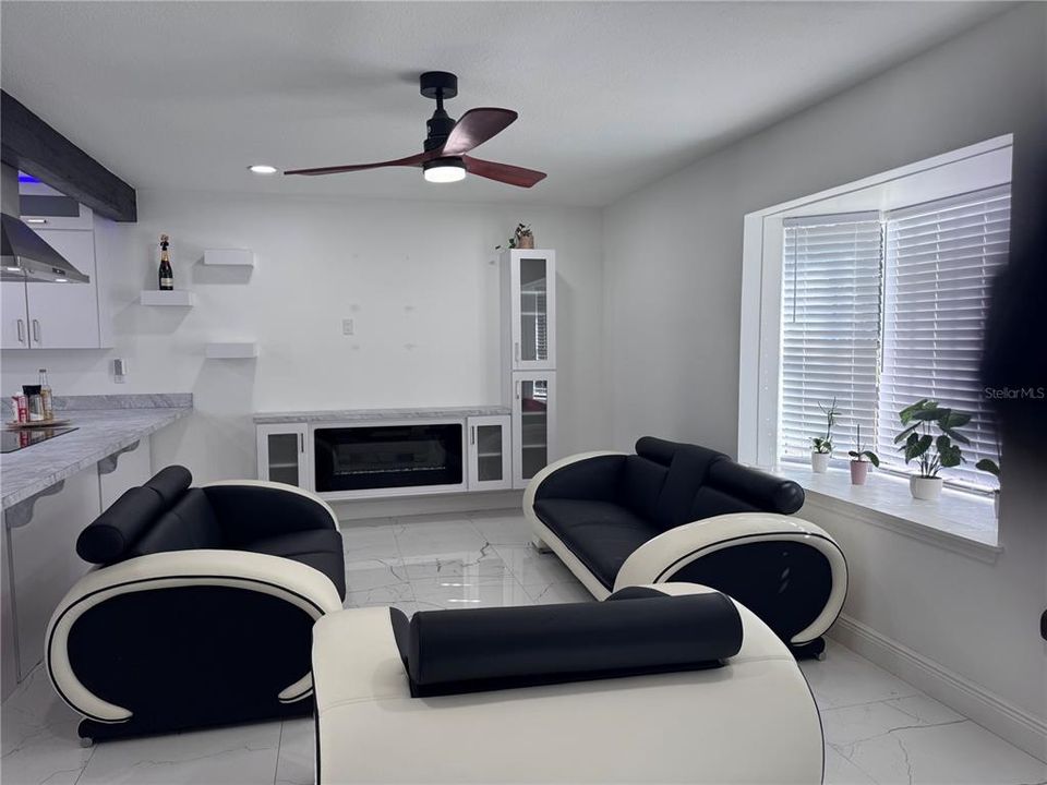 待售: $490,000 (5 贝兹, 3 浴室, 2164 平方英尺)