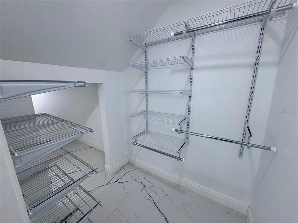 待售: $490,000 (5 贝兹, 3 浴室, 2164 平方英尺)