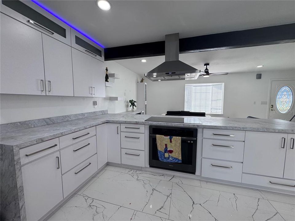 待售: $490,000 (5 贝兹, 3 浴室, 2164 平方英尺)