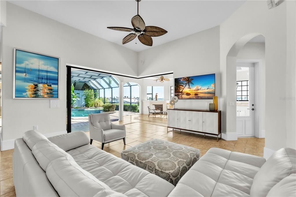 En Venta: $2,500,000 (4 camas, 4 baños, 4775 Pies cuadrados)