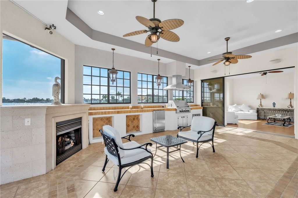 En Venta: $2,500,000 (4 camas, 4 baños, 4775 Pies cuadrados)