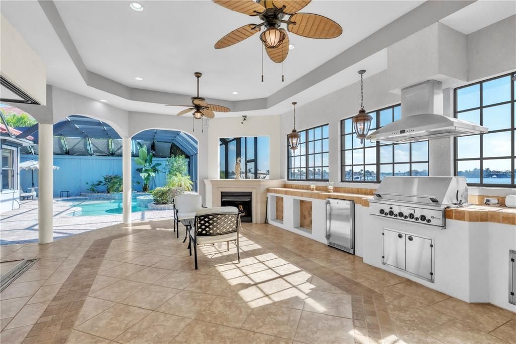 En Venta: $2,500,000 (4 camas, 4 baños, 4775 Pies cuadrados)