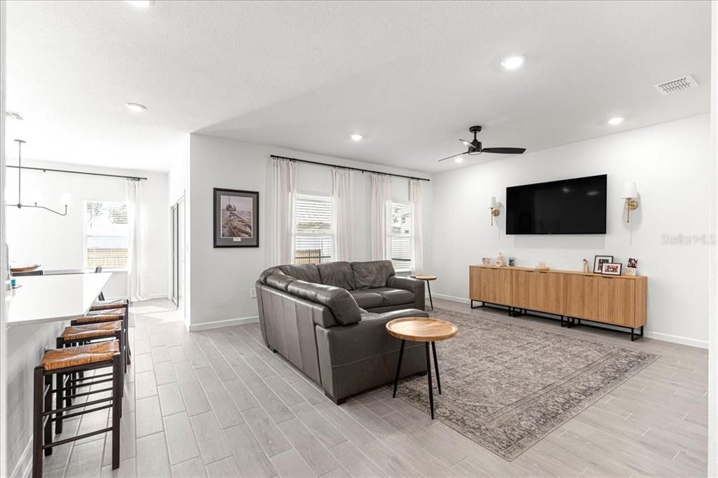 For Sale: $341,000 (4 beds, 3 baths, 2170 Square Feet)