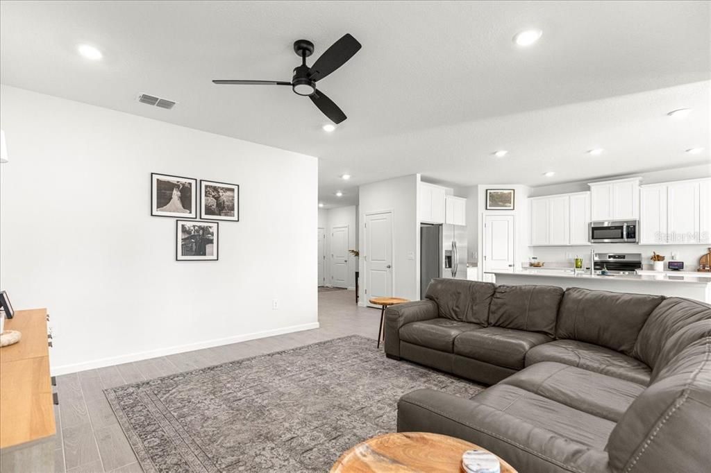 For Sale: $341,000 (4 beds, 3 baths, 2170 Square Feet)