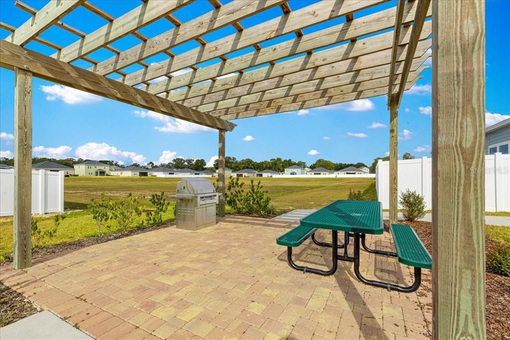 待售: $341,000 (4 贝兹, 3 浴室, 2170 平方英尺)