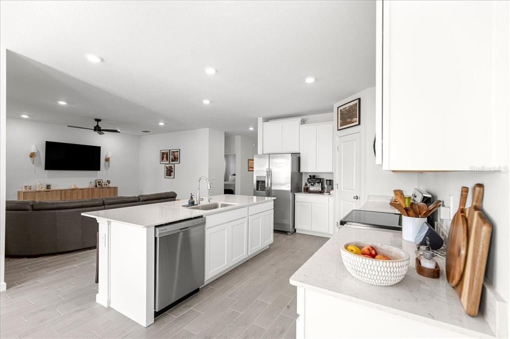 For Sale: $341,000 (4 beds, 3 baths, 2170 Square Feet)