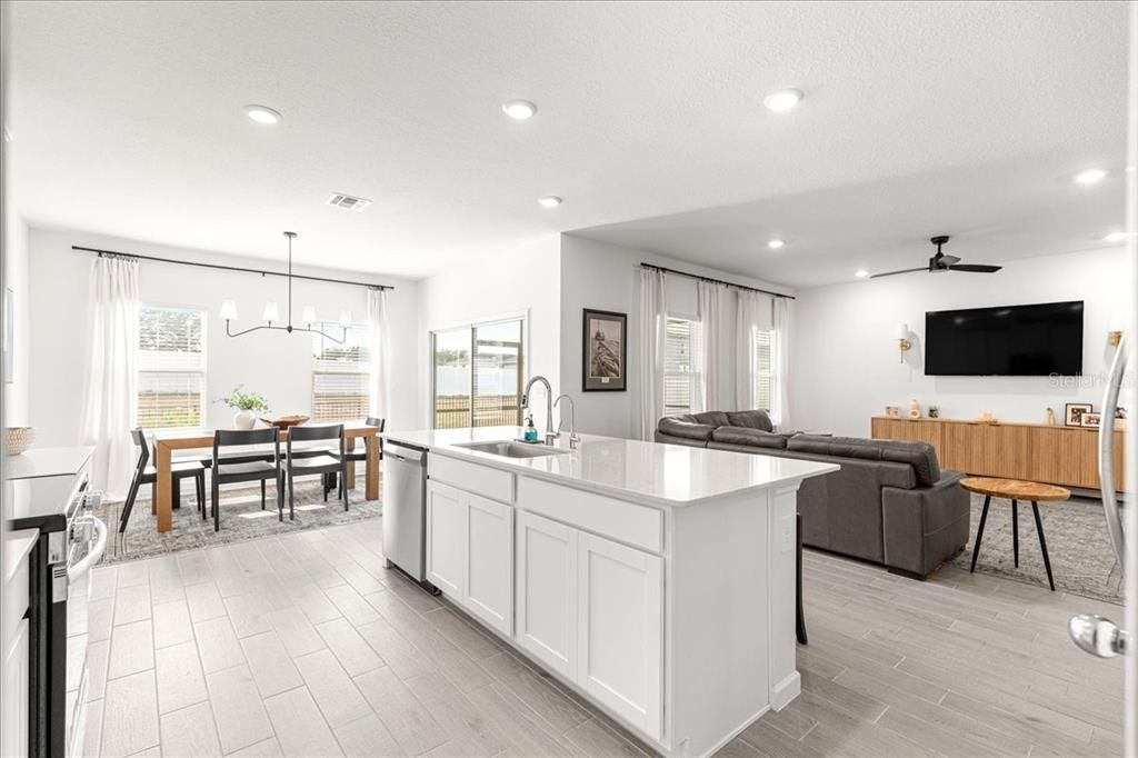 For Sale: $341,000 (4 beds, 3 baths, 2170 Square Feet)