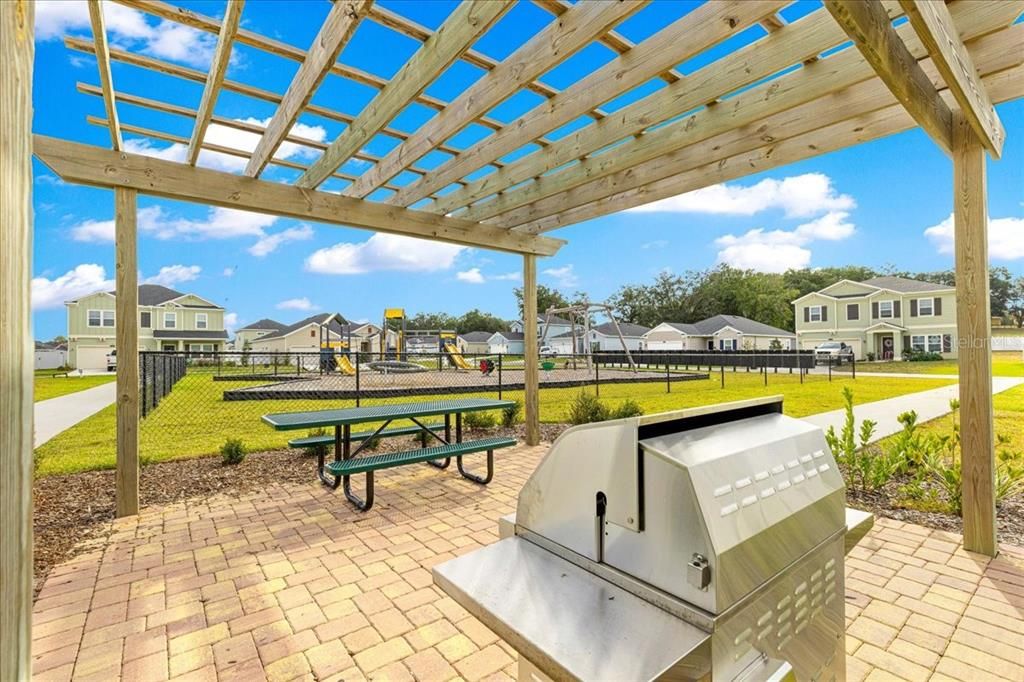 待售: $341,000 (4 贝兹, 3 浴室, 2170 平方英尺)