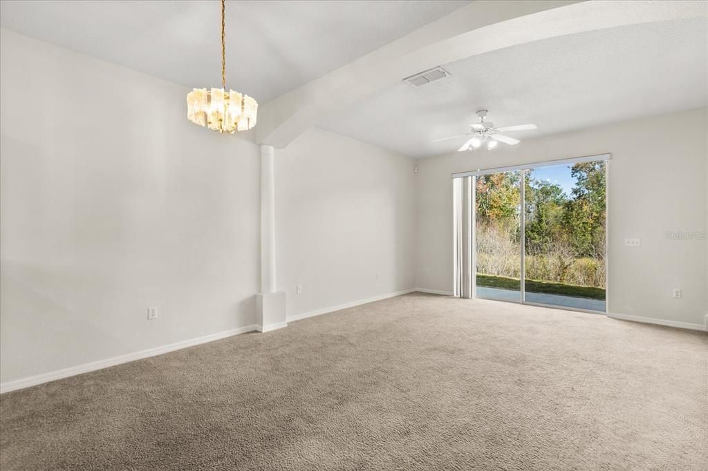 待售: $215,000 (3 贝兹, 2 浴室, 1262 平方英尺)