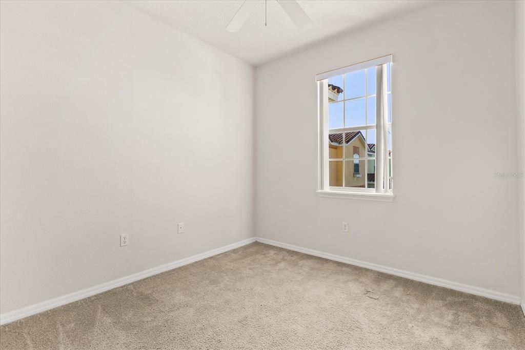 待售: $215,000 (3 贝兹, 2 浴室, 1262 平方英尺)