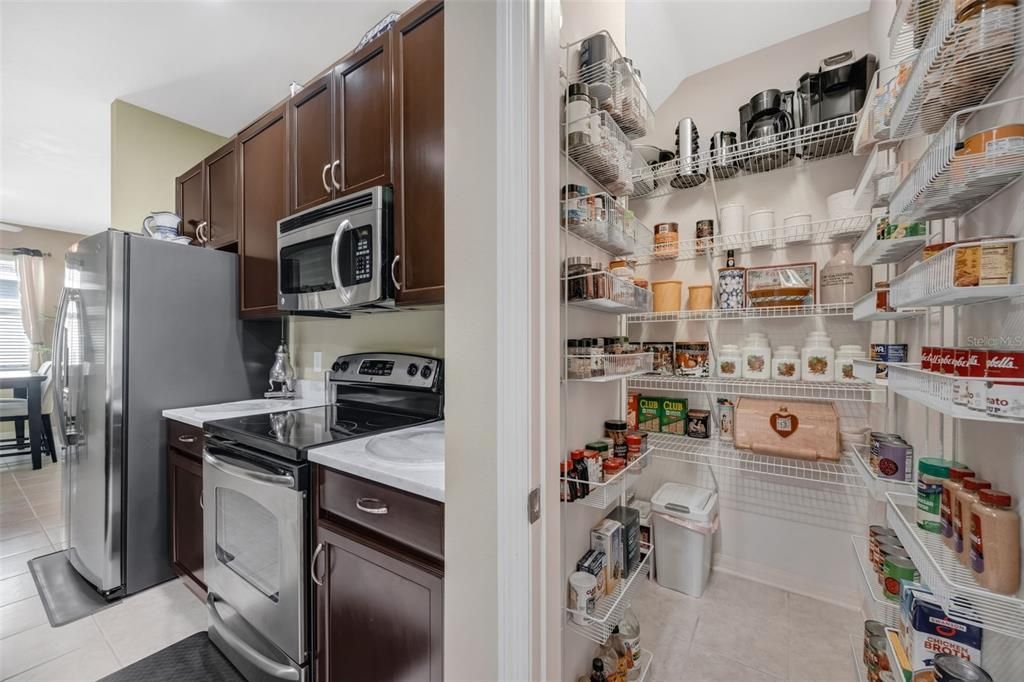 En Venta: $524,900 (4 camas, 3 baños, 2786 Pies cuadrados)