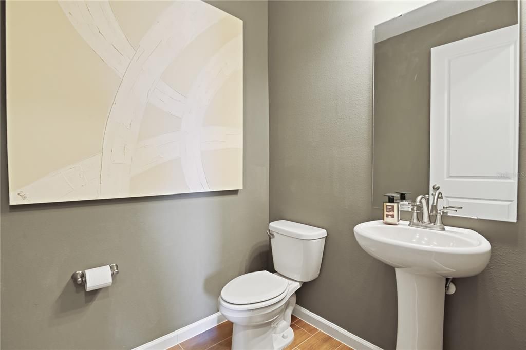 For Sale: $485,999 (5 beds, 3 baths, 2350 Square Feet)