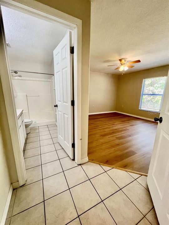 For Rent: $1,650 (3 beds, 2 baths, 1212 Square Feet)