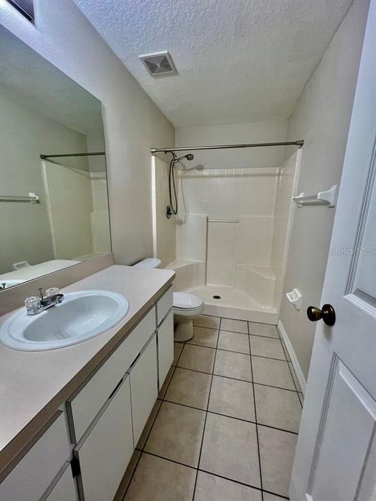 For Rent: $1,650 (3 beds, 2 baths, 1212 Square Feet)