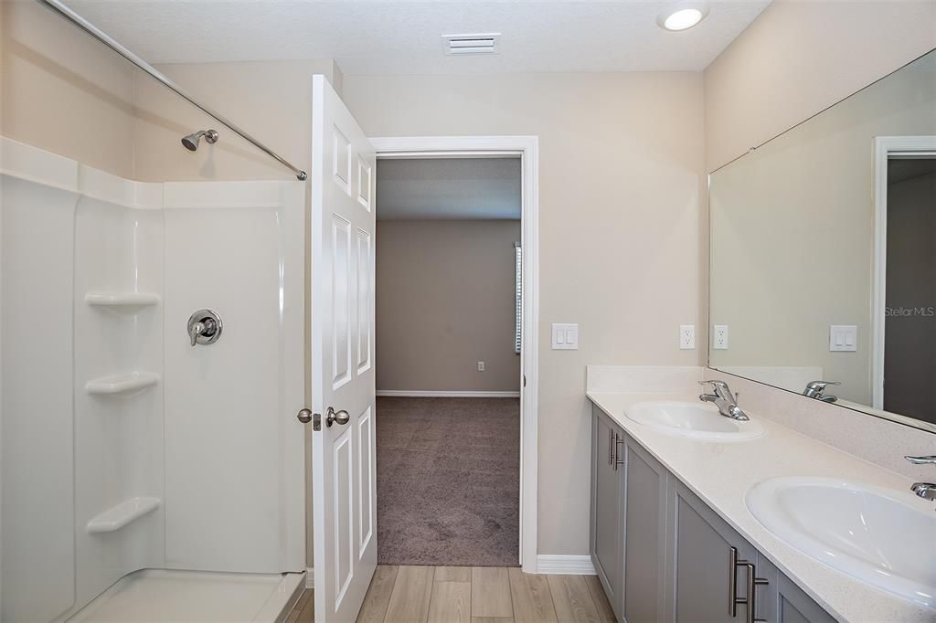 For Sale: $381,090 (4 beds, 2 baths, 2045 Square Feet)