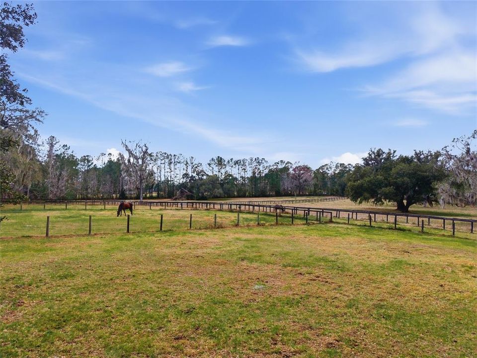На продажу: $1,746,000 (18.00 acres)