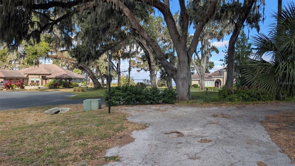 На продажу: $89,900 (1.14 acres)