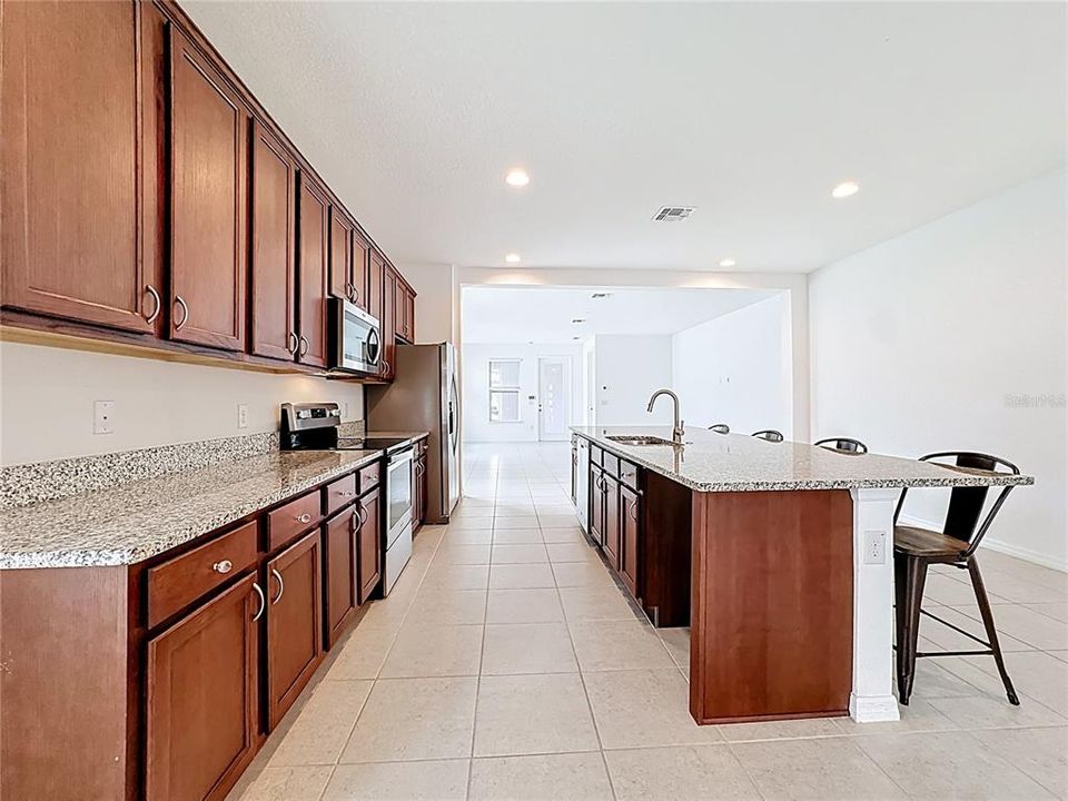 En Venta: $615,000 (3 camas, 2 baños, 1962 Pies cuadrados)