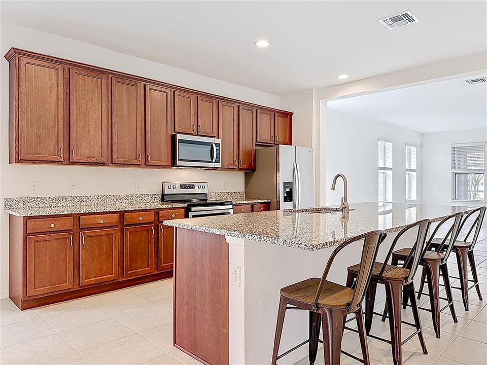 En Venta: $615,000 (3 camas, 2 baños, 1962 Pies cuadrados)