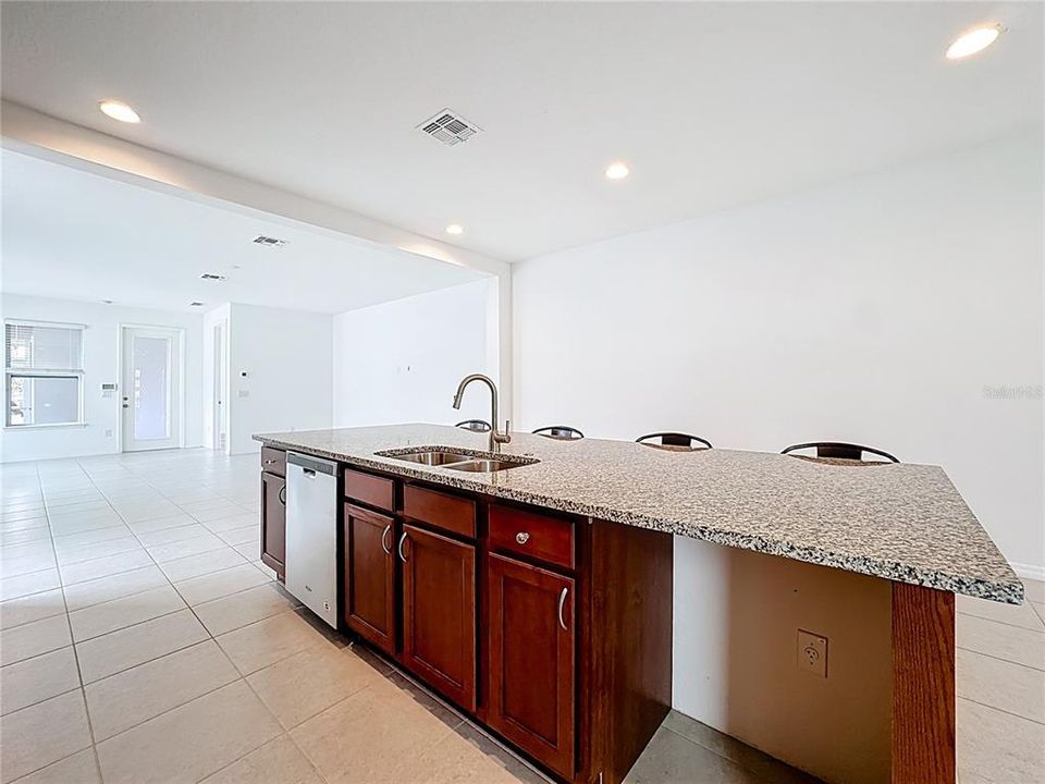 En Venta: $615,000 (3 camas, 2 baños, 1962 Pies cuadrados)