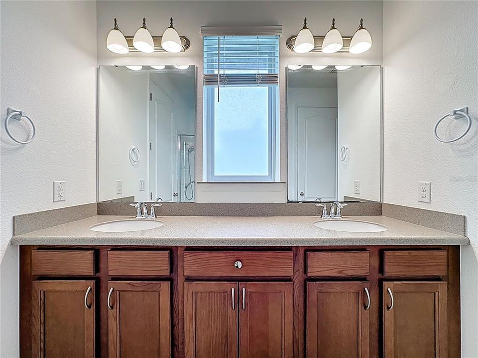 En Venta: $615,000 (3 camas, 2 baños, 1962 Pies cuadrados)