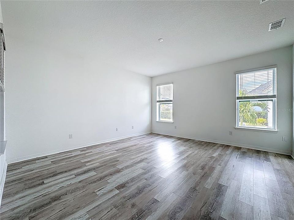 En Venta: $615,000 (3 camas, 2 baños, 1962 Pies cuadrados)