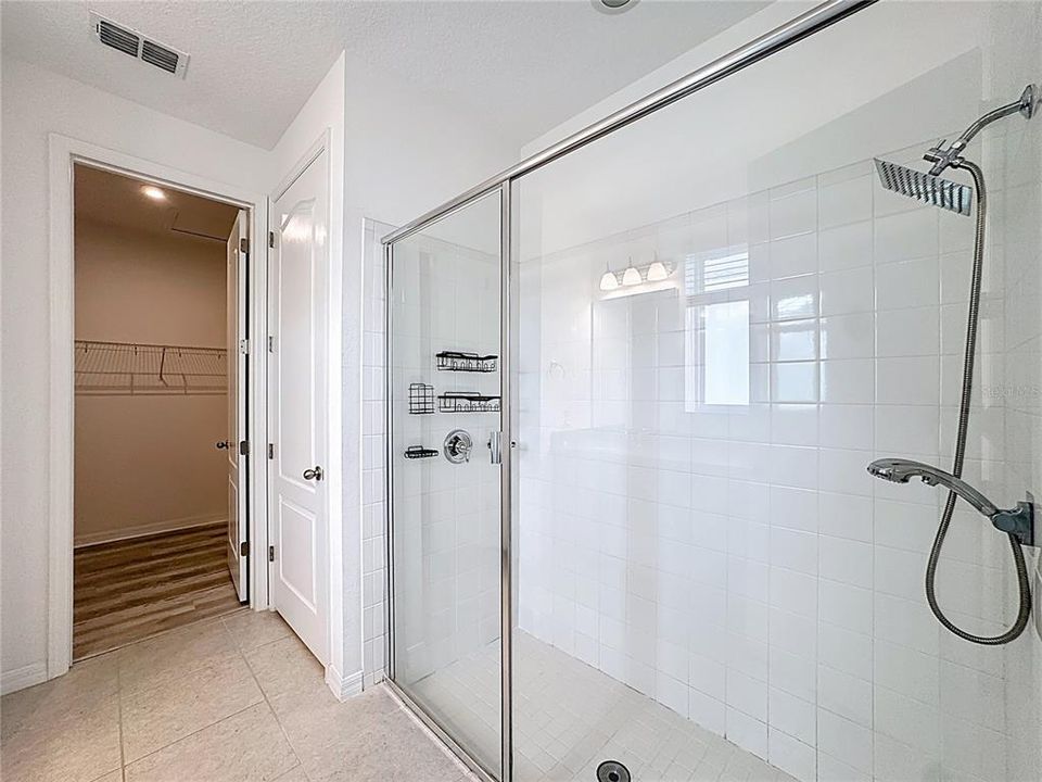 En Venta: $615,000 (3 camas, 2 baños, 1962 Pies cuadrados)