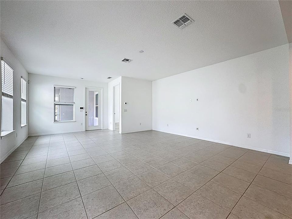 En Venta: $615,000 (3 camas, 2 baños, 1962 Pies cuadrados)