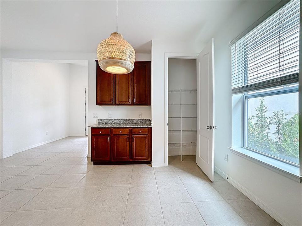 En Venta: $615,000 (3 camas, 2 baños, 1962 Pies cuadrados)