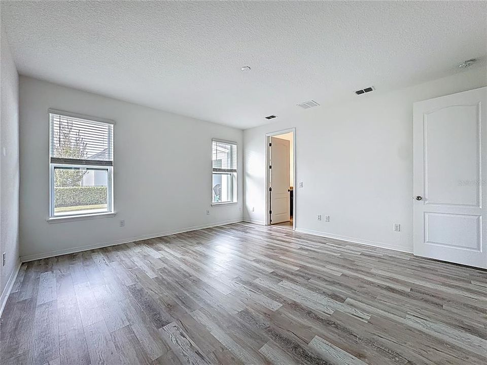 En Venta: $615,000 (3 camas, 2 baños, 1962 Pies cuadrados)