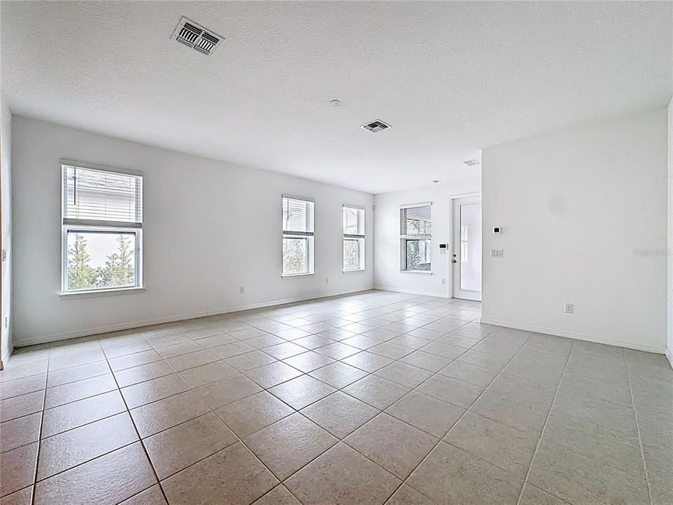 En Venta: $615,000 (3 camas, 2 baños, 1962 Pies cuadrados)