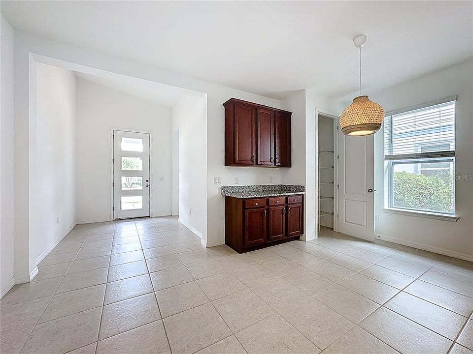 En Venta: $615,000 (3 camas, 2 baños, 1962 Pies cuadrados)