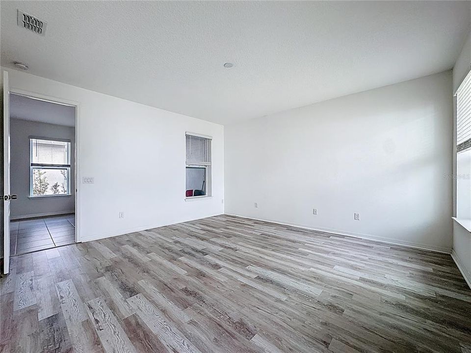 En Venta: $615,000 (3 camas, 2 baños, 1962 Pies cuadrados)