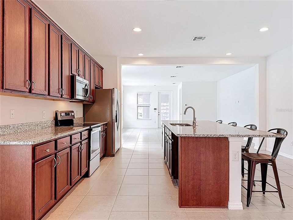 En Venta: $615,000 (3 camas, 2 baños, 1962 Pies cuadrados)