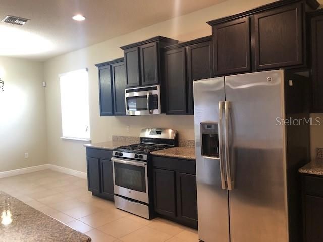 В аренду: $2,650 (4 спален, 3 ванн, 2366 Квадратных фут)