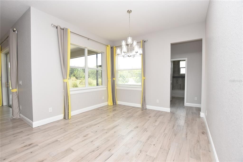 En Venta: $580,000 (4 camas, 3 baños, 2549 Pies cuadrados)