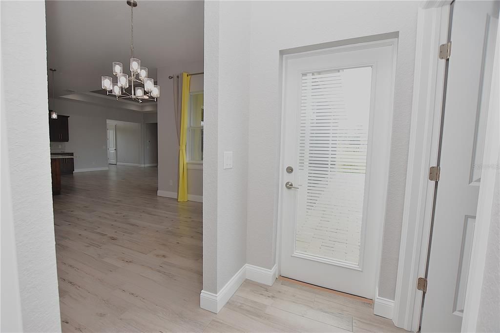 En Venta: $580,000 (4 camas, 3 baños, 2549 Pies cuadrados)