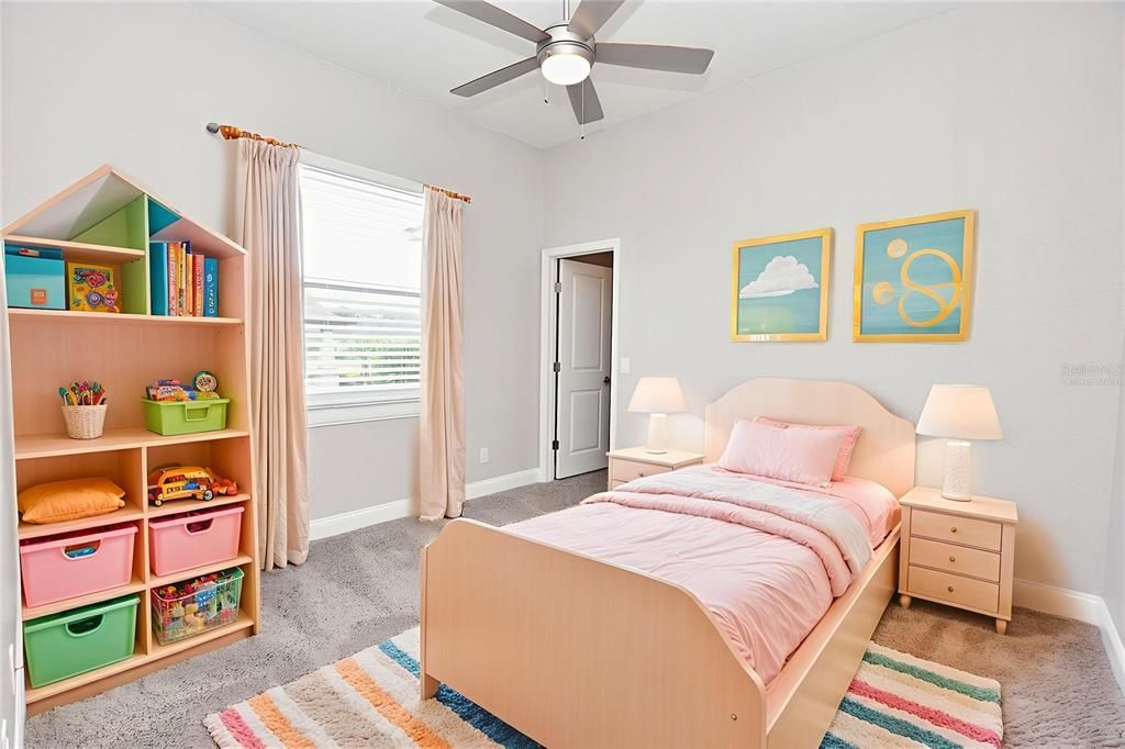 En Venta: $580,000 (4 camas, 3 baños, 2549 Pies cuadrados)