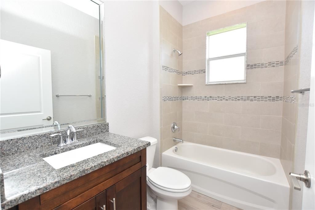 En Venta: $580,000 (4 camas, 3 baños, 2549 Pies cuadrados)