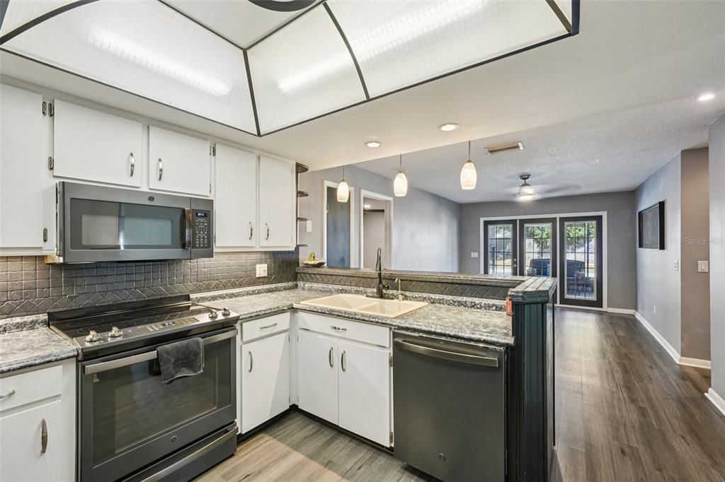 For Sale: $395,000 (3 beds, 2 baths, 1308 Square Feet)