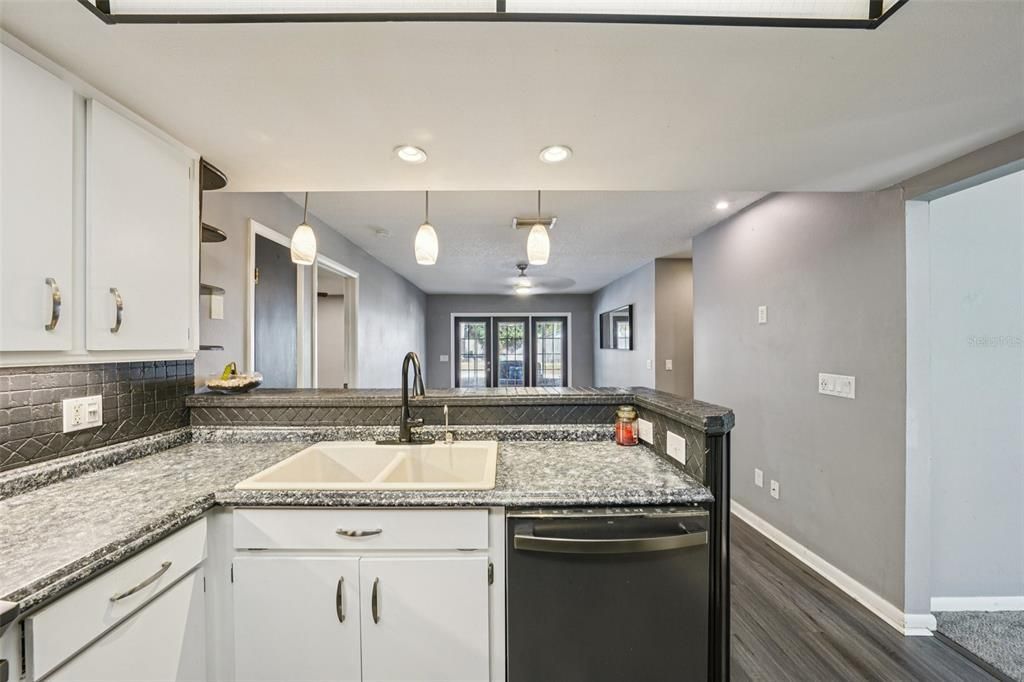 For Sale: $395,000 (3 beds, 2 baths, 1308 Square Feet)