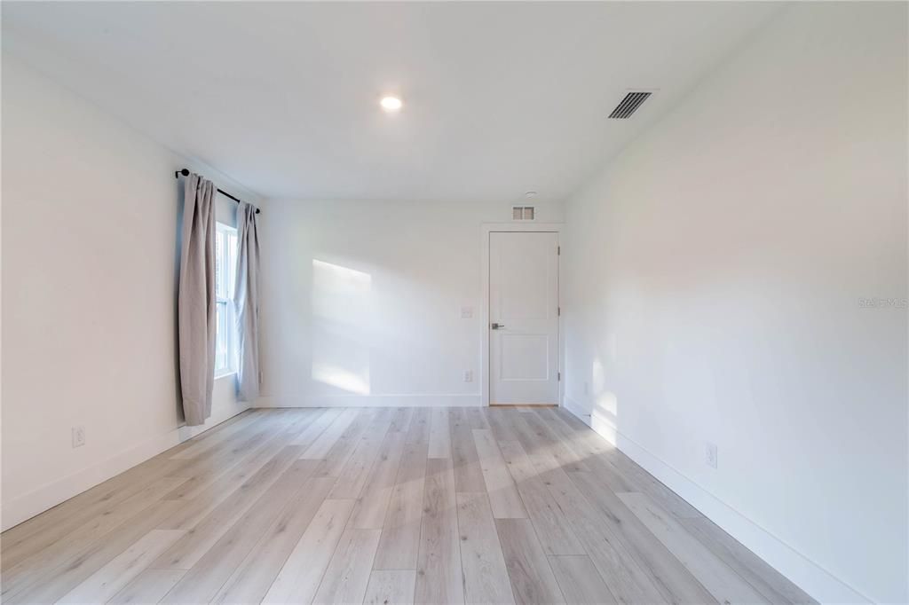 For Sale: $335,000 (3 beds, 2 baths, 1545 Square Feet)