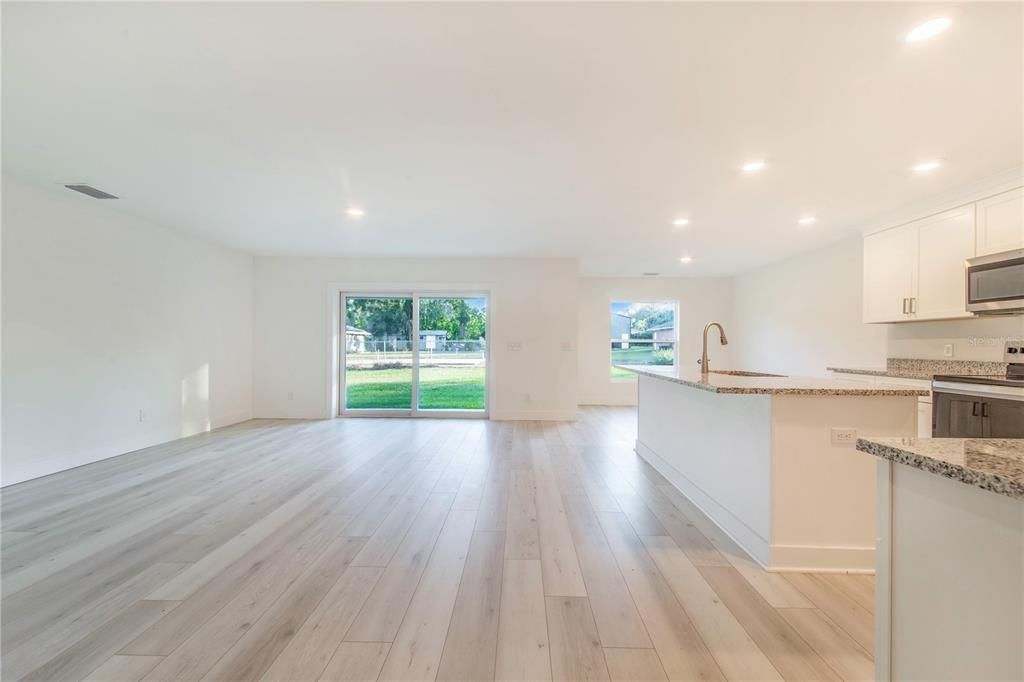 For Sale: $335,000 (3 beds, 2 baths, 1545 Square Feet)