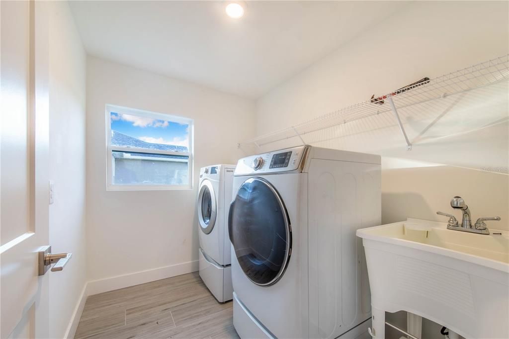 For Sale: $335,000 (3 beds, 2 baths, 1545 Square Feet)