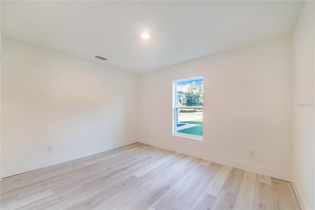 For Sale: $335,000 (3 beds, 2 baths, 1545 Square Feet)